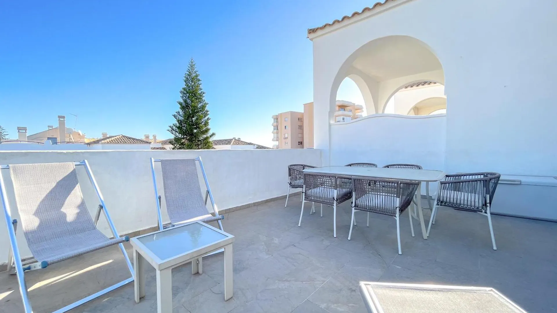 Appartement Spacieux Avec Terrasse Et Piscine Benalmadena 0*,  Spain